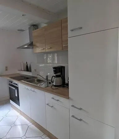 Charmante Dachgeschosswohnung 아파트 *